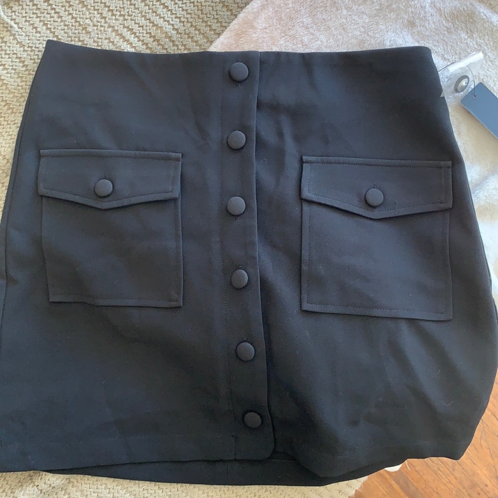 NWOT lulus black skirt with buttons down front